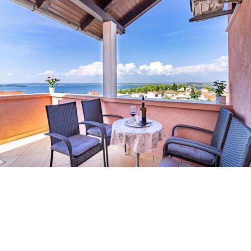 Apartment ALAN Sibenik - Bilice - CDN04100e-DYA