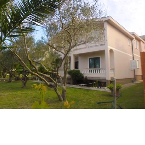 Apartment Banjol