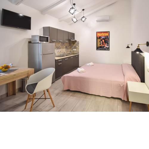 Apartment Bare.2