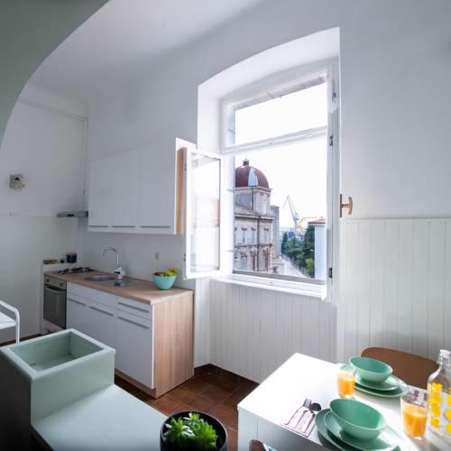 Apartment Bloom - Pula City Center