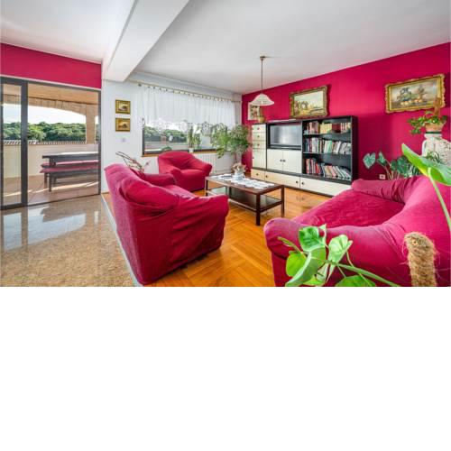 Apartment Brostolade V