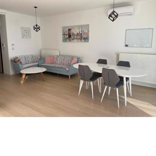 Apartment Cherry