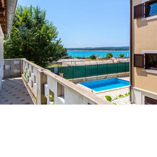 Apartment Dino - 100m from Beach