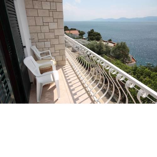 Apartment Drvenik Gornja vala 4890a