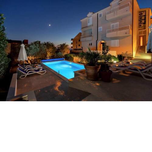 Apartment Flores Dalmatiae with private pool