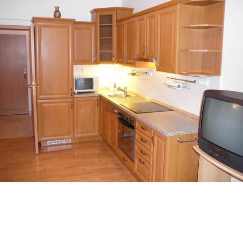 Apartment for 3 people next to Vinohrady area