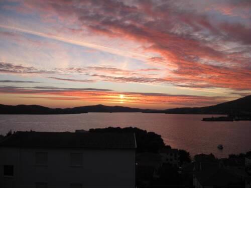 Apartment for two persons with sea view in Trogir near the beach