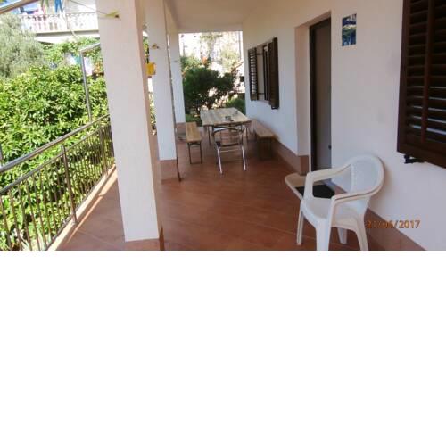 Apartment Gdinj - 2