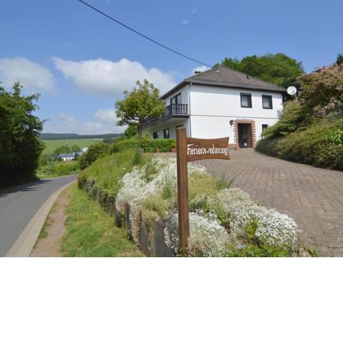 Cozy Apartment with Private Garden near Forest in Hontheim
