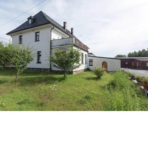 Modern Apartment in Hohenluftkurort Grunbach near Ski area
