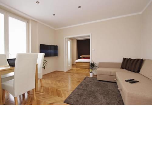 Apartment Hollar Joseph