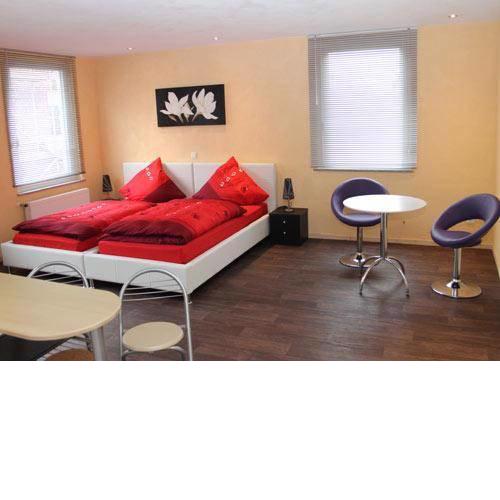 Apartment Hoppers