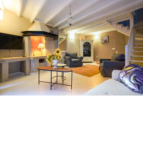 Apartment House Flores Bregovita