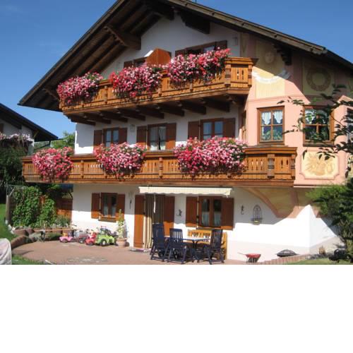 Beautiful Apartment in Ingenried with Bavarian Alps View