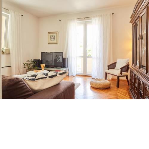 Apartment I&M with private parking