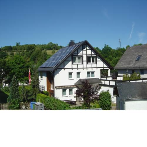 Apartment in Assinghausen with a Sun Terrace