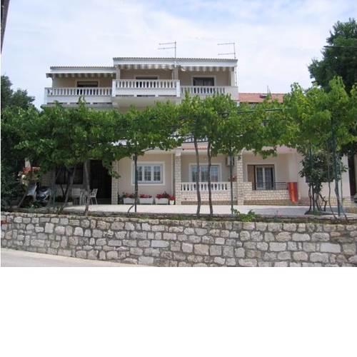 Apartment in Banjol with sea view, terrace, air conditioning, WiFi (4883-2)
