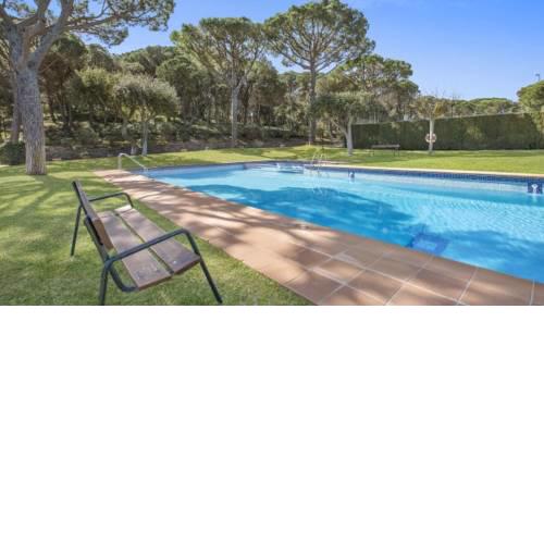 Apartment in Calella de Palafrugell Sleeps 6 with Pool and WiFi