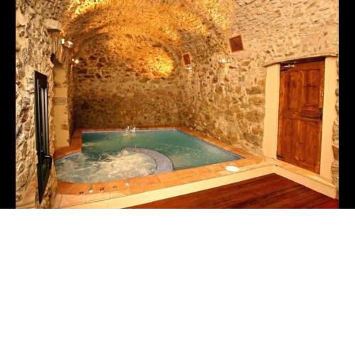 Apartment in Capmany Sleeps 5 with Pool and Air Con