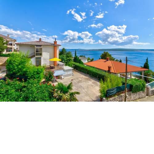 Apartment in Crikvenica 13715