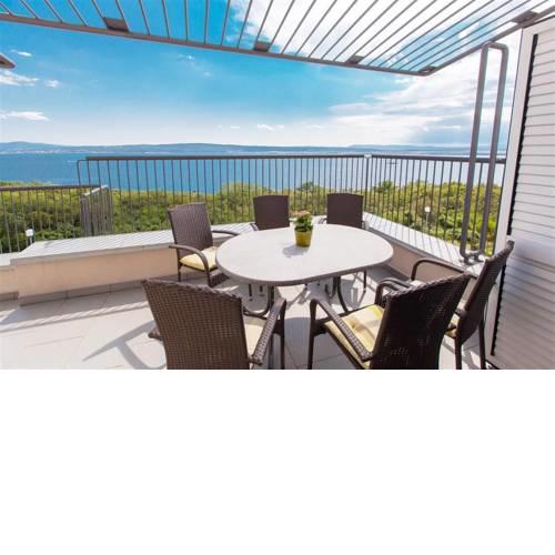 Apartment in Crikvenica 13719