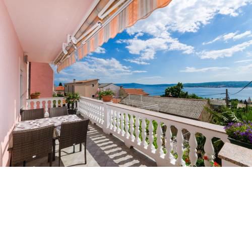 Apartment in Crikvenica 14108