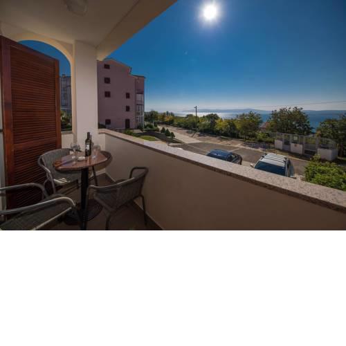 Apartment in Crikvenica 37945