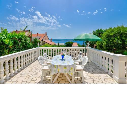 Apartment in Dramalj 14097