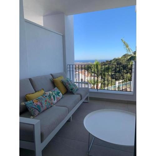 Apartment in Elviria with sea view