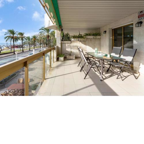Apartment in front of the Beach