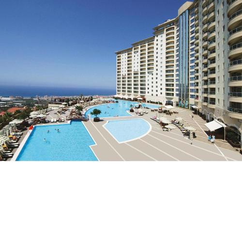 Apartment in Goldcity hotel in the main building with amazing view Alanya Kargicak Mahmutlar FREE FACILITIES AND PRIVATE BEACH