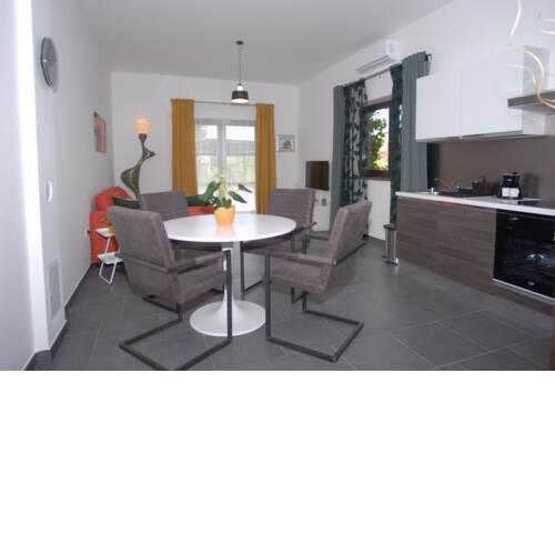 Apartment in Kastav with balcony, air conditioning, WiFi, washing machine (4910-2)