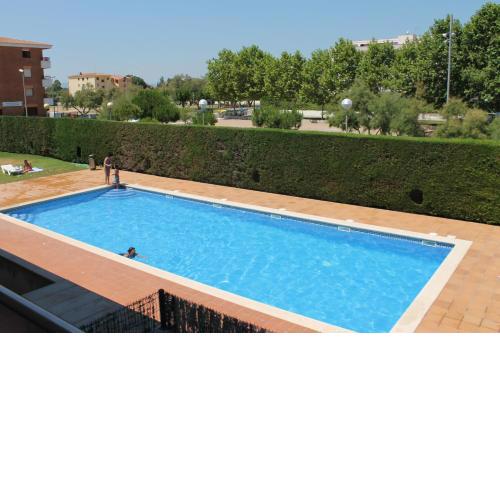 Apartment in L'Estartit 450 m from the beach
