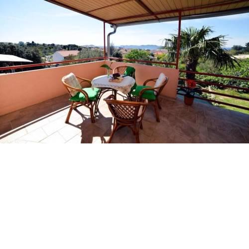 Apartment in Pakoštane with sea view, terrace, air conditioning, Wi-Fi (3476-1)