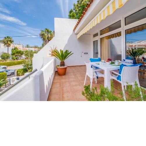 Apartment in Port d'Alcudia Sleeps 2 with Pool Air Con and WiFi