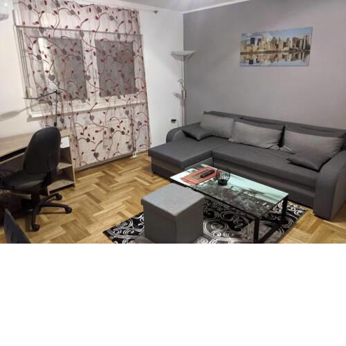 Apartment in quiet area with free parking
