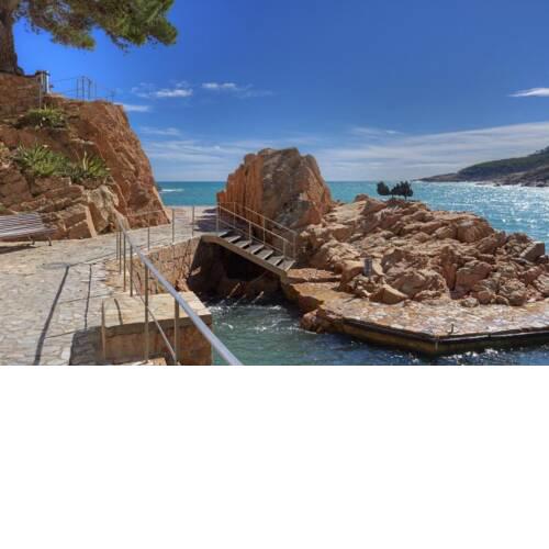 Apartment in Tamariu Sleeps 6 with Pool