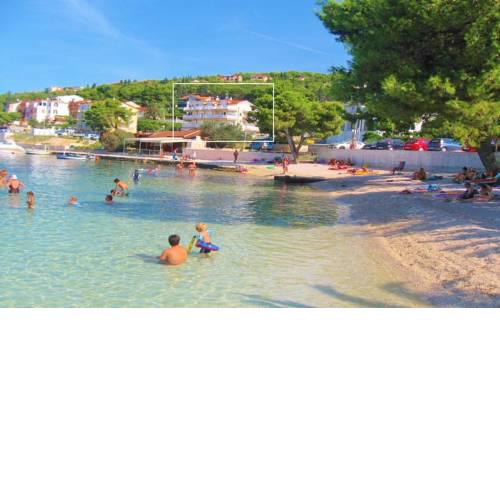 Apartment in Trogir with sea view, balcony, air conditioning, Wi-Fi (4786-1)
