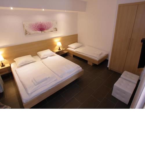 Apartment in Vodice with balcony, air conditioning, WiFi (4323-1)