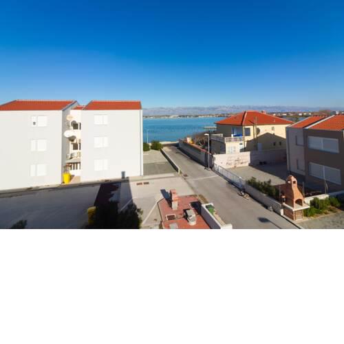 Apartment Iris with free parking and Wi-Fi
