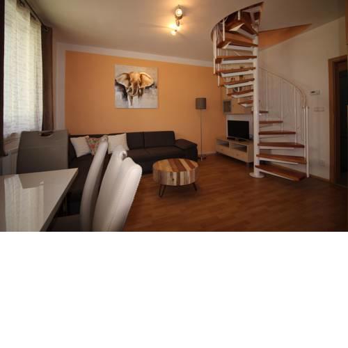 Apartment J5/17