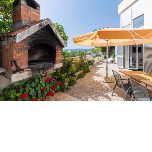 Apartment Kamelija