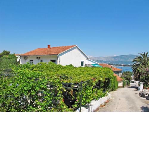 Apartment Klaric (TGR306)
