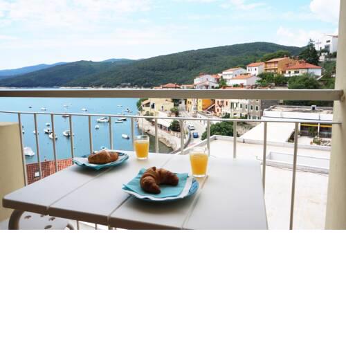 Apartment Layla with sea view in heart of Rabac