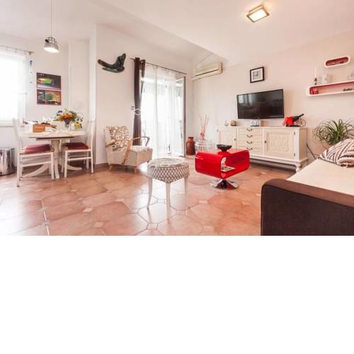 Apartment Lucija 2 with unique details