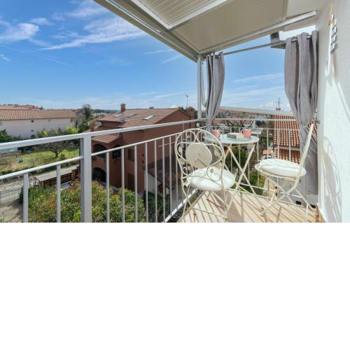 Apartment Lux - sea view, near the beach and center