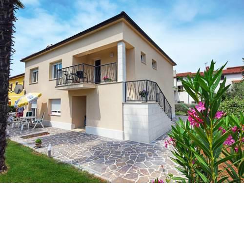 Apartment Marina (NVG115)