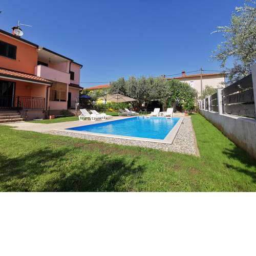 Apartment Maritea - Three Bedroom Apartment with Pool