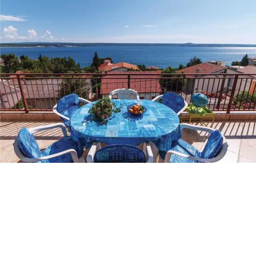 Apartment Maslenica with Sea View III