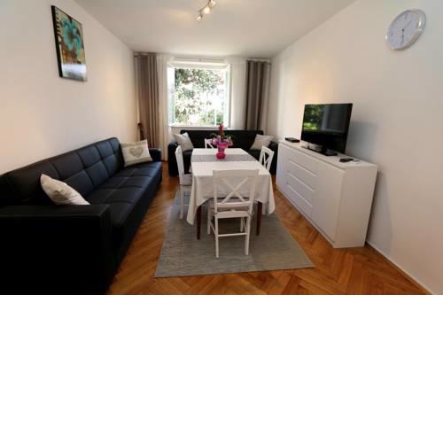 Apartment Mira Lapad